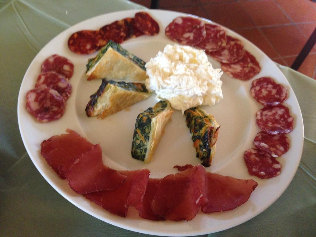 Carpeneto Agriturismo Ristorante Albachiaraヴィラ エクステリア 写真